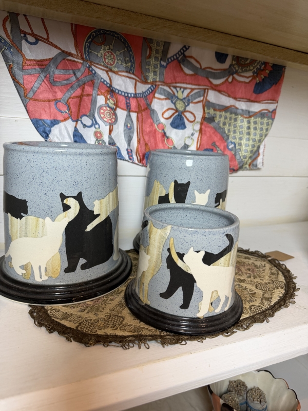 Handmade cat pottery 