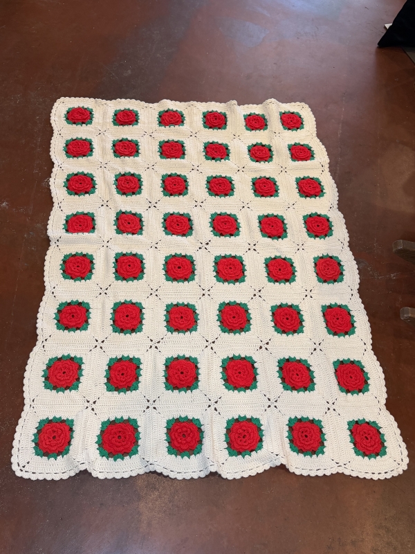 Stunning knit rose throw 