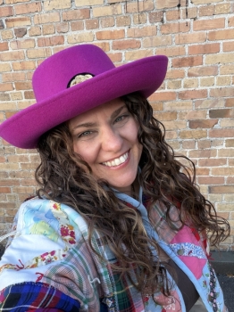 Decade Fuchsia pink felt hat made in America 