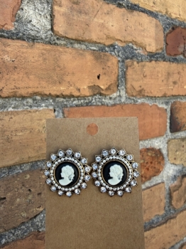 Black cameo with rhinestone 