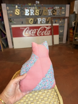 Vintage quilted cat