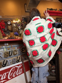 Stunning knit rose throw 
