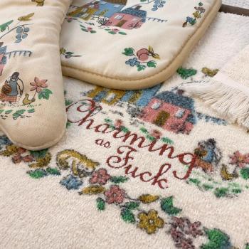 Charming Kitchen Towel & Oven Mitt Set