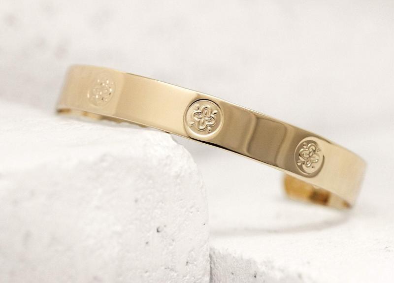 Pieces of Me Cuff Bracelet - Friendly