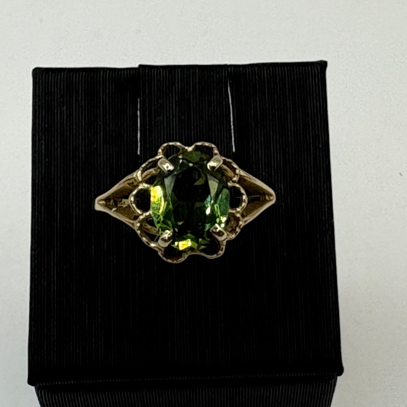 Vintage-Inspired Peridot Ring