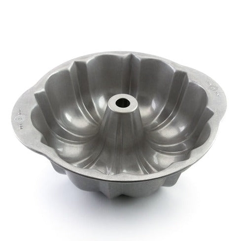 Fluted Tube (Bundt) Cake Pan