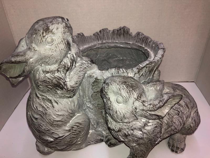 STONE BUNNY POT