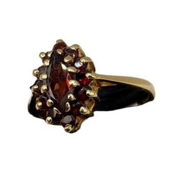 Vintage-Inspired Garnet Cluster Ring