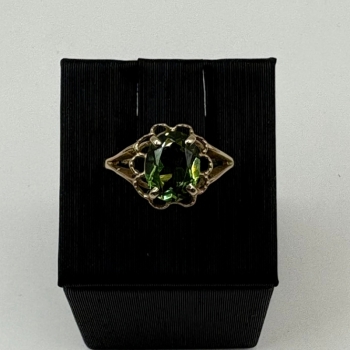 Vintage-Inspired Peridot Ring