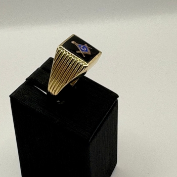 Men’s Masonic Black Onyx Gold Ring