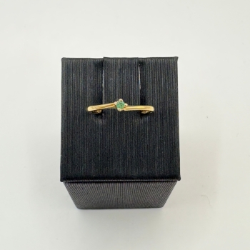 Minimalist Emerald Ring