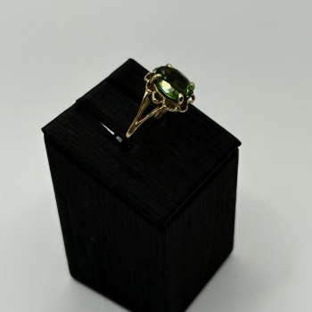 Vintage-Inspired Peridot Ring