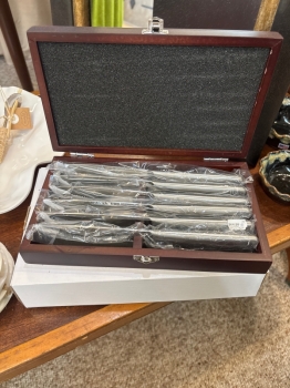 6 Piece Steak Knife Set with Hinged Rosewood Case