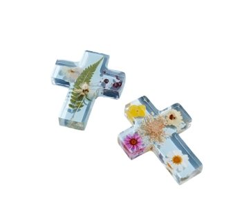 Dried Flower Resin Cross, 2 Asst.