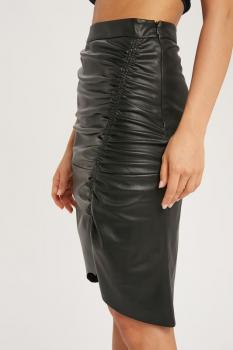 FAUX LEATHER KNEE LENGTH RUCHED SKIRT