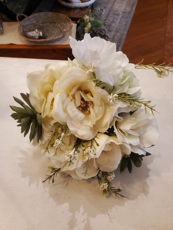 White bouquet w/ white poppy and succulent