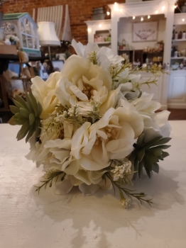 White bouquet w/ white poppy and succulent