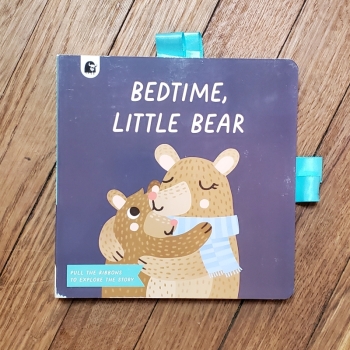 GB Board Book - Bedtime, Little Bear: Pull the Ribbons to Explore the Story