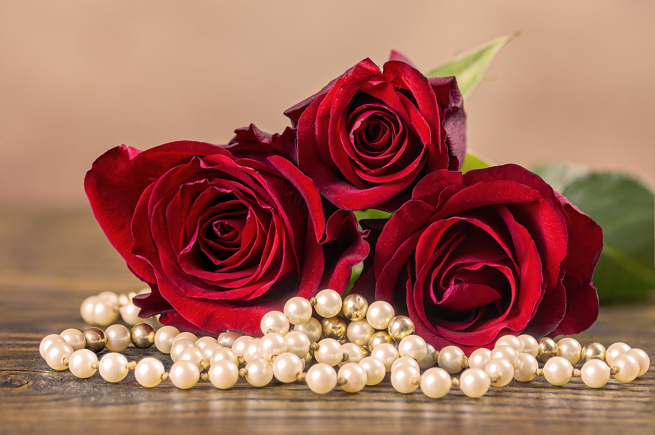pearl-necklace-4838710 1280
