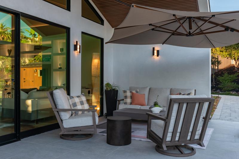 Covered Patio Lounge