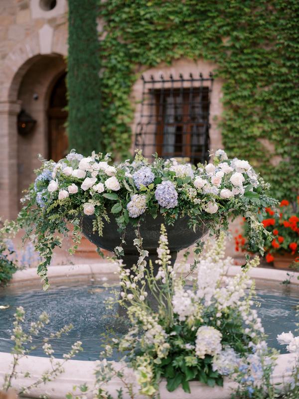 Fountains + florals